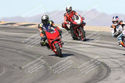 media/Dec-01-2025-Moto Forza (Mon) [[2daa91e15f]]/2-Intermediate Group/Session 2 (Turns 9 and 10)/